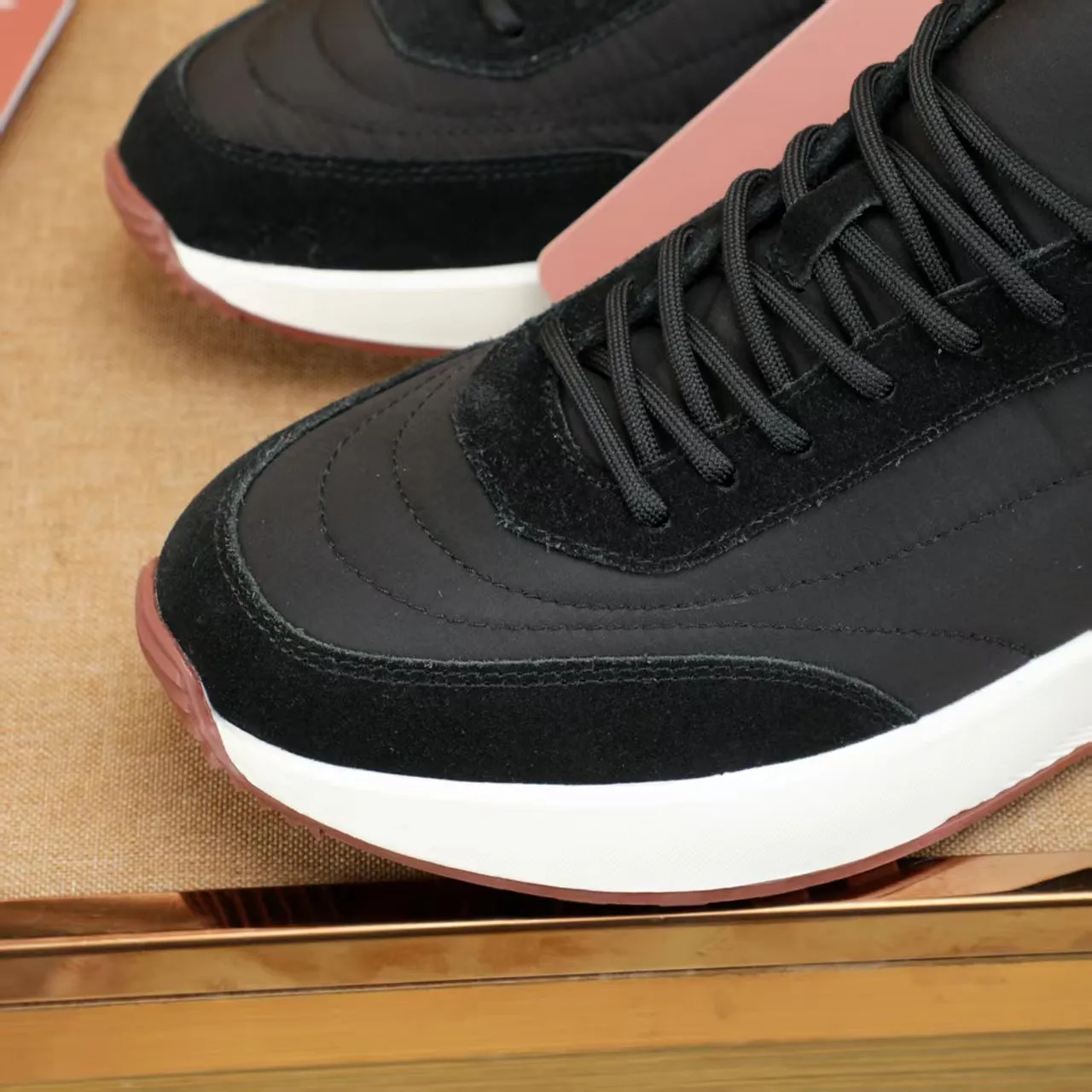 Factory price: 460💰Loro Piana niche classic jogging shoes, men's lace-up casual shoes and sneakers, high-quality lightweight and comfortable fabrics, suitable for outdoor leisure, the color scheme is young and energetic, and it looks great with sportswear or casual suits! Size: 38-44 (45. Customized)